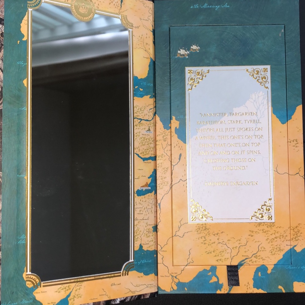 URBAN DECAY x Game of Thrones Palette - Picture 2 of 5